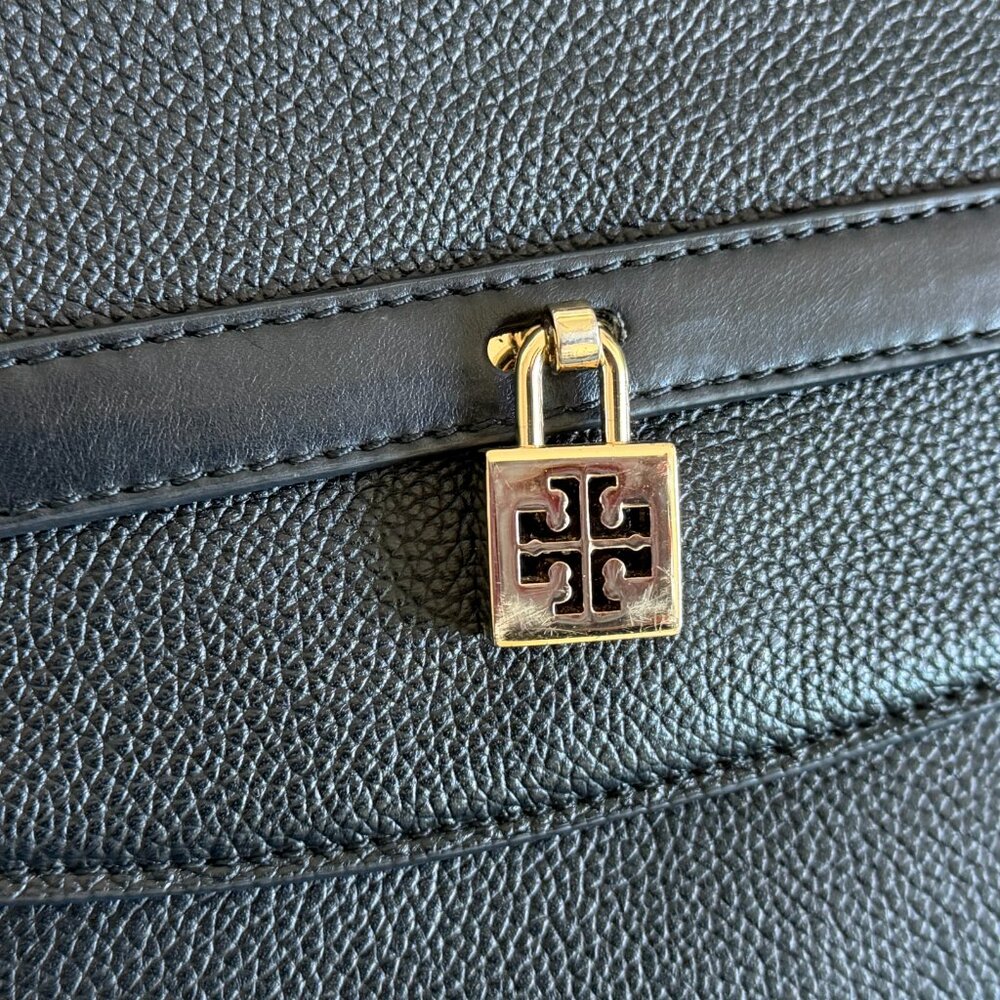 Tory Burch’s classic leather equestrian-inspired style black crossbody bag - Picture 3 of 11